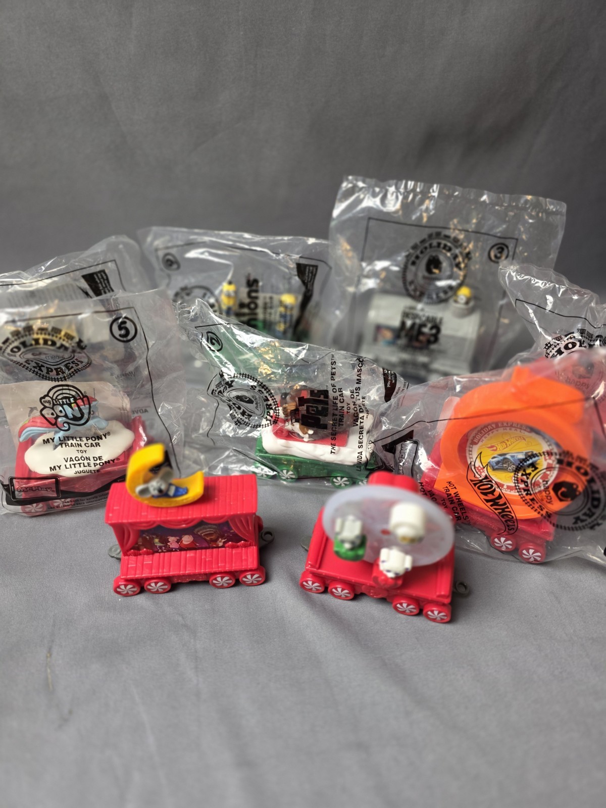 McDonald’s Happy Meal Holiday Express – 2017 – Lot of 9 Trains – 7 NEW / 2 Open