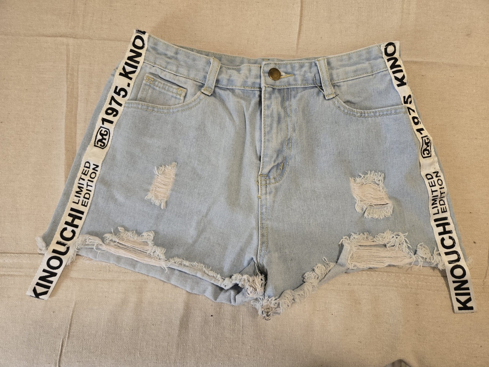 Kinouchi Limited Edition 1975 Distressed Denim Shorts Women Medium Light Wash