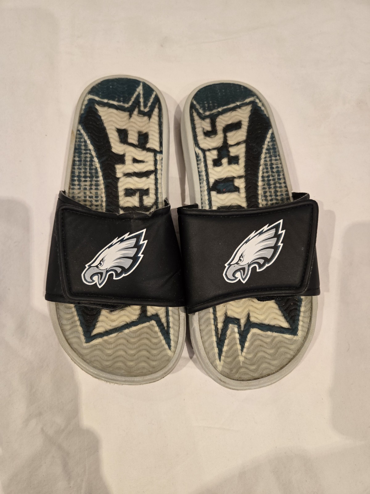 Philadelphia Eagles Slide Sandals – Size Small (7–8) – NFL Team Logo
