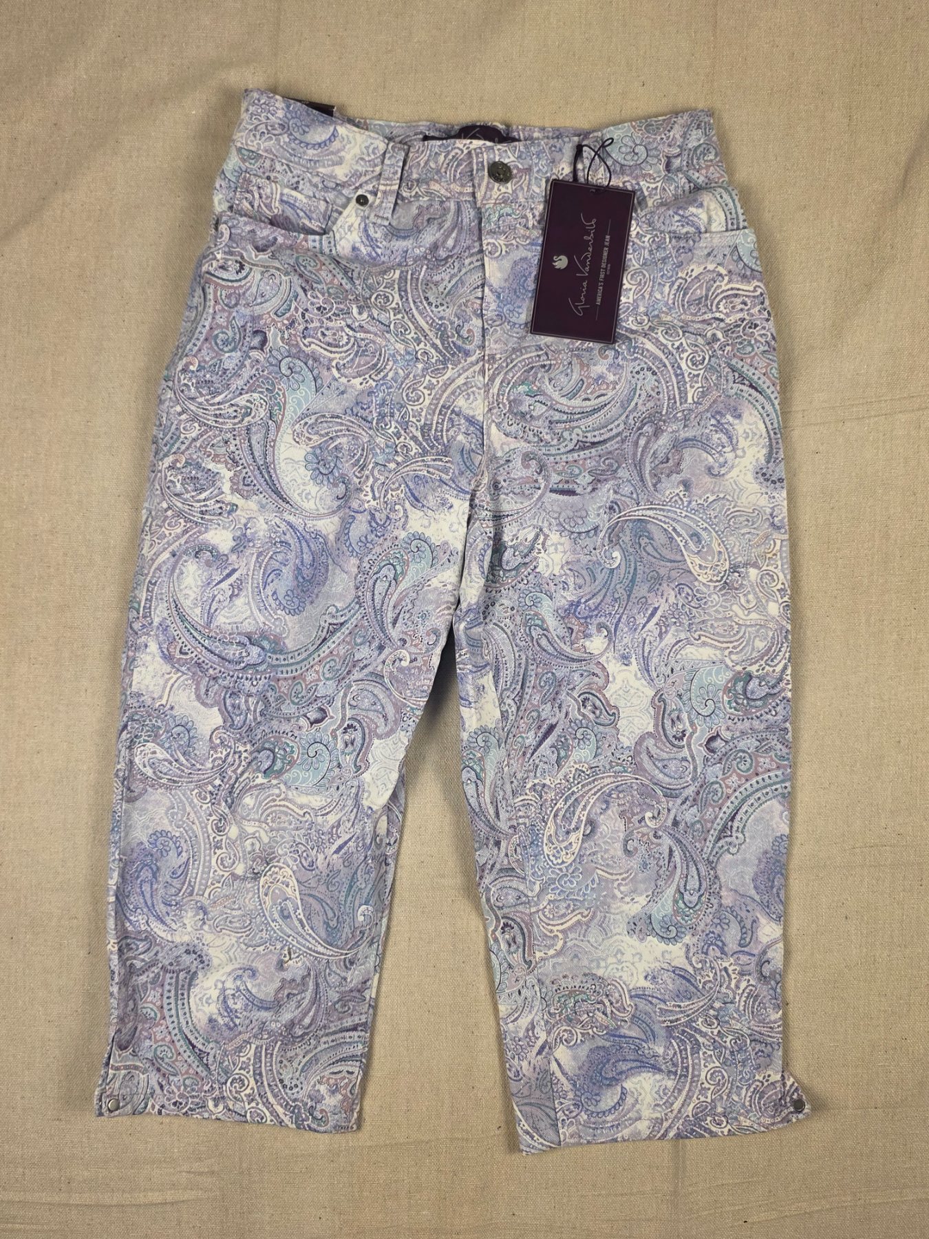 Gloria Vanderbilt Amanda Capri Pants Women's 4P Lavender Paisley