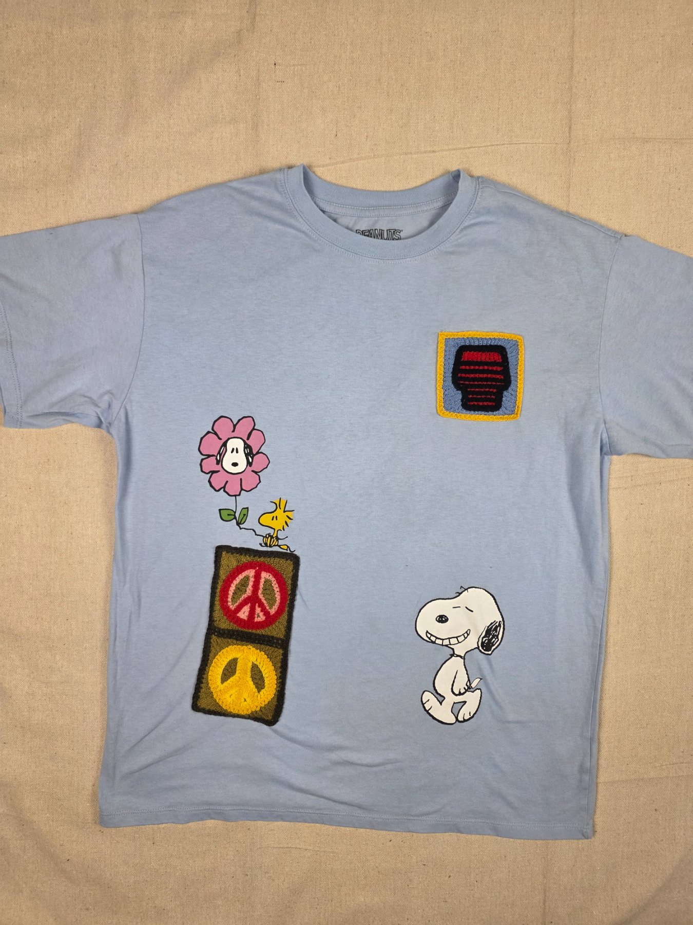 Peanuts Snoopy Woodstock Keep On Smiling Crochet Patch Juniors M Blue Tee