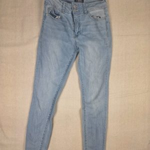 d.jeans Women's Size 4 Light Wash Stretch Skinny Jeans