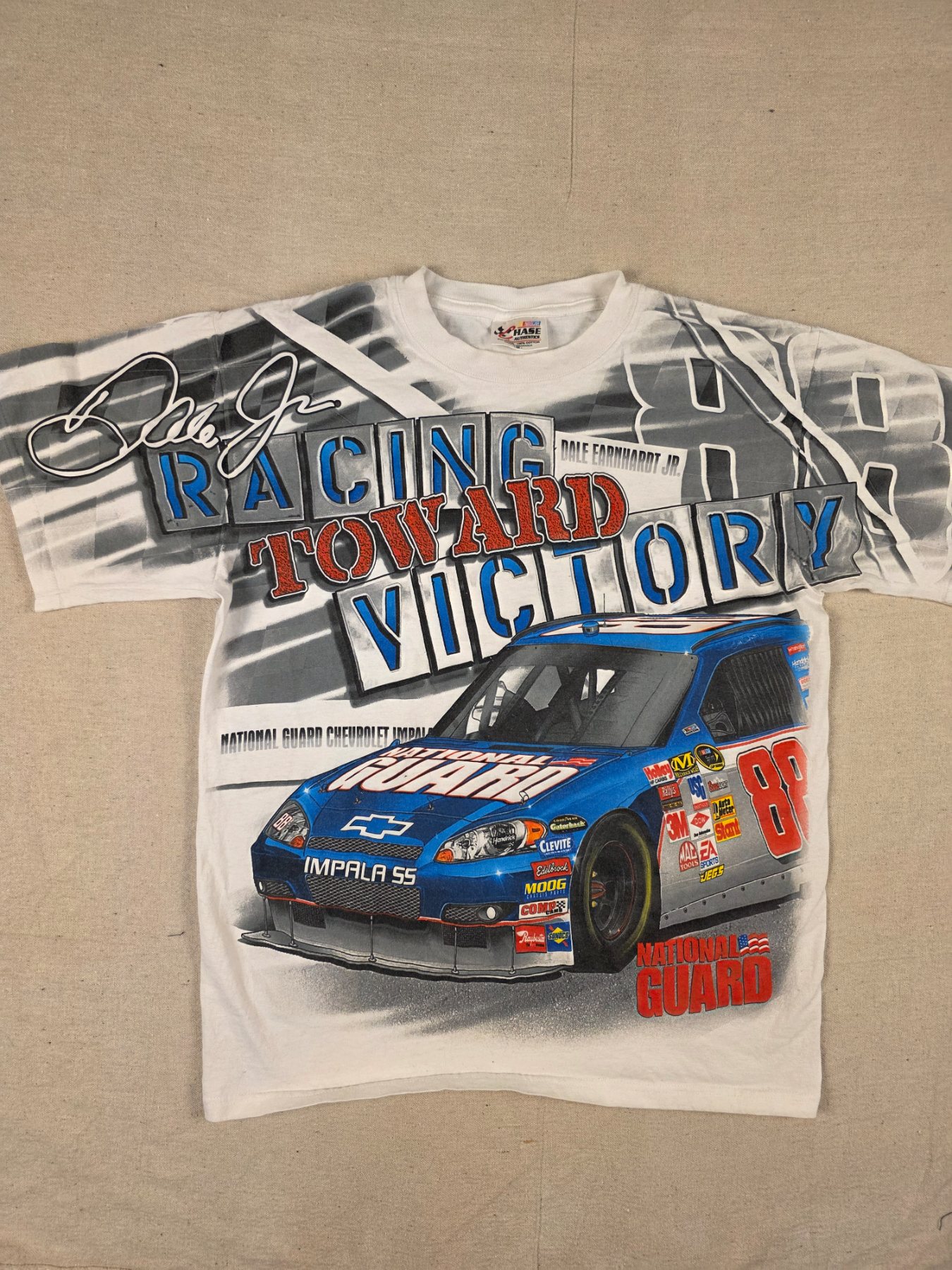 Chase Authentics Dale Earnhardt Jr NASCAR Racing T-Shirt Men's M White Y2K