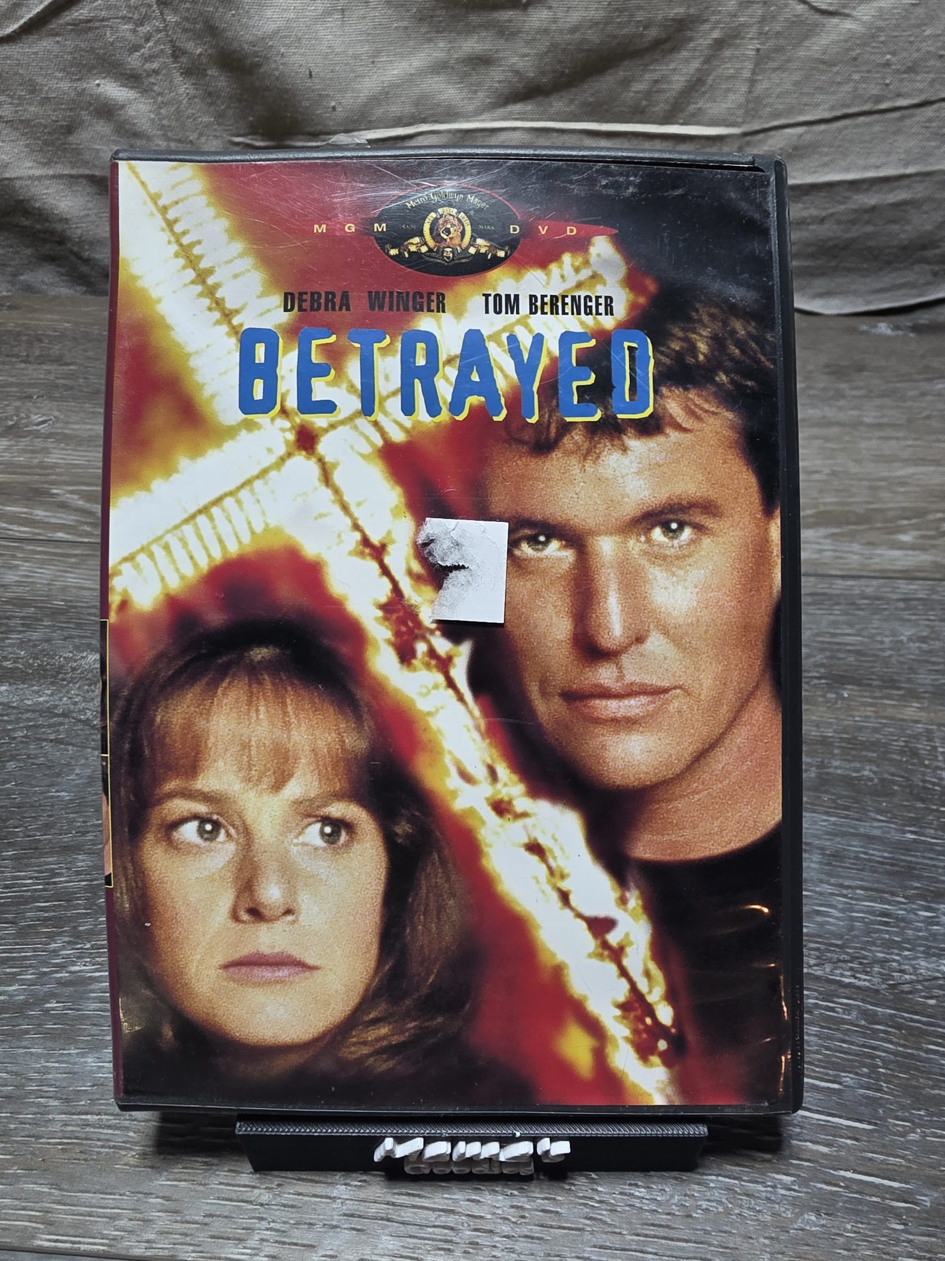 Betrayed DVD 1988 Debra Winger Tom Berenger MGM Widescreen Standard