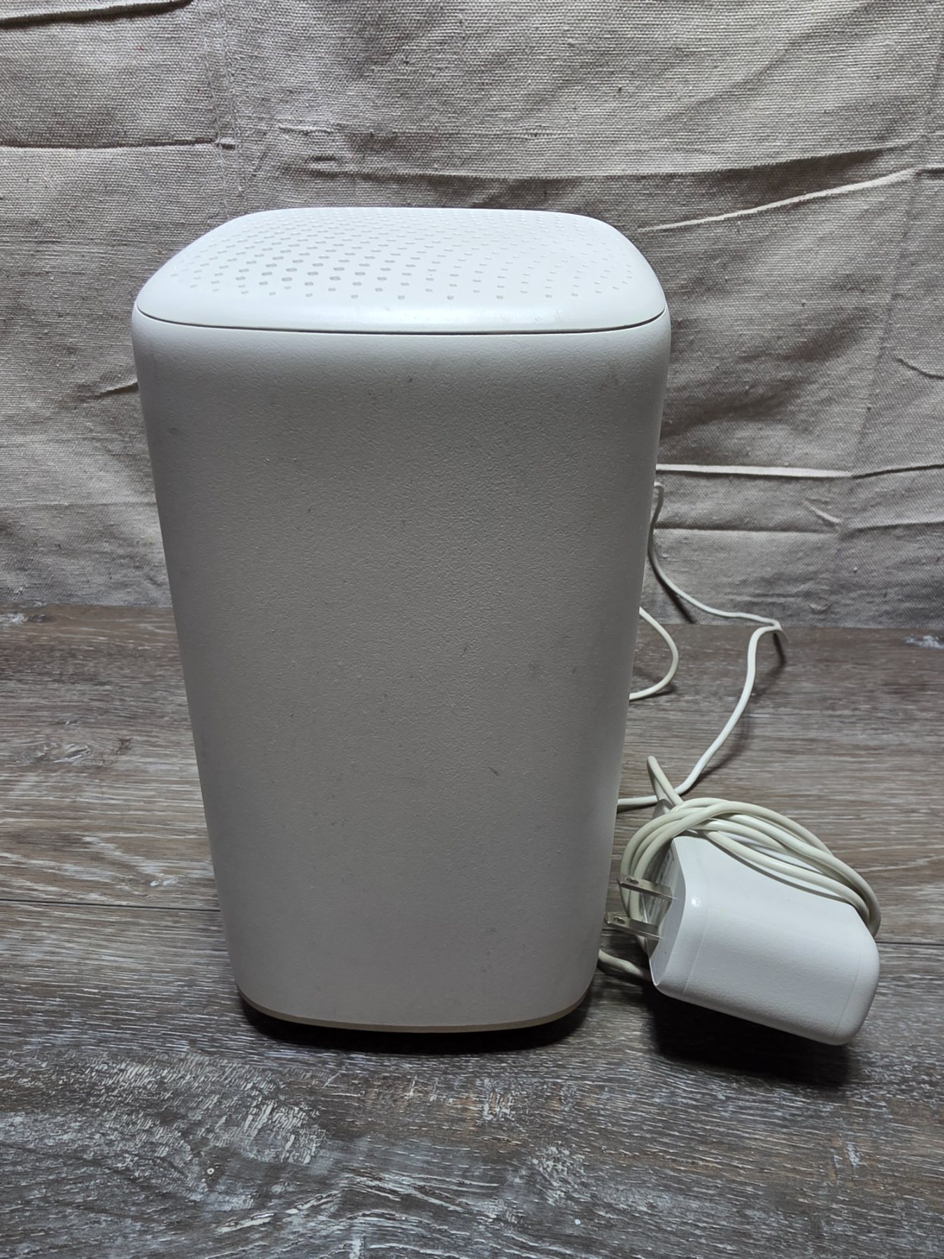 Xfinity xFi Gateway XB8-T CGM4981COM WiFi Router Modem w/ Power Adapter