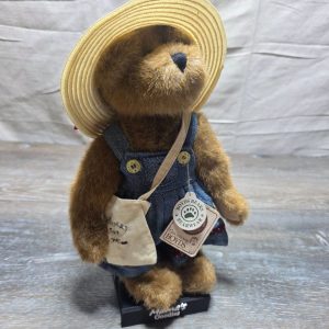 Boyds Bears Martha S. McBruin Gardener's Sow Love Plush 10in #910063