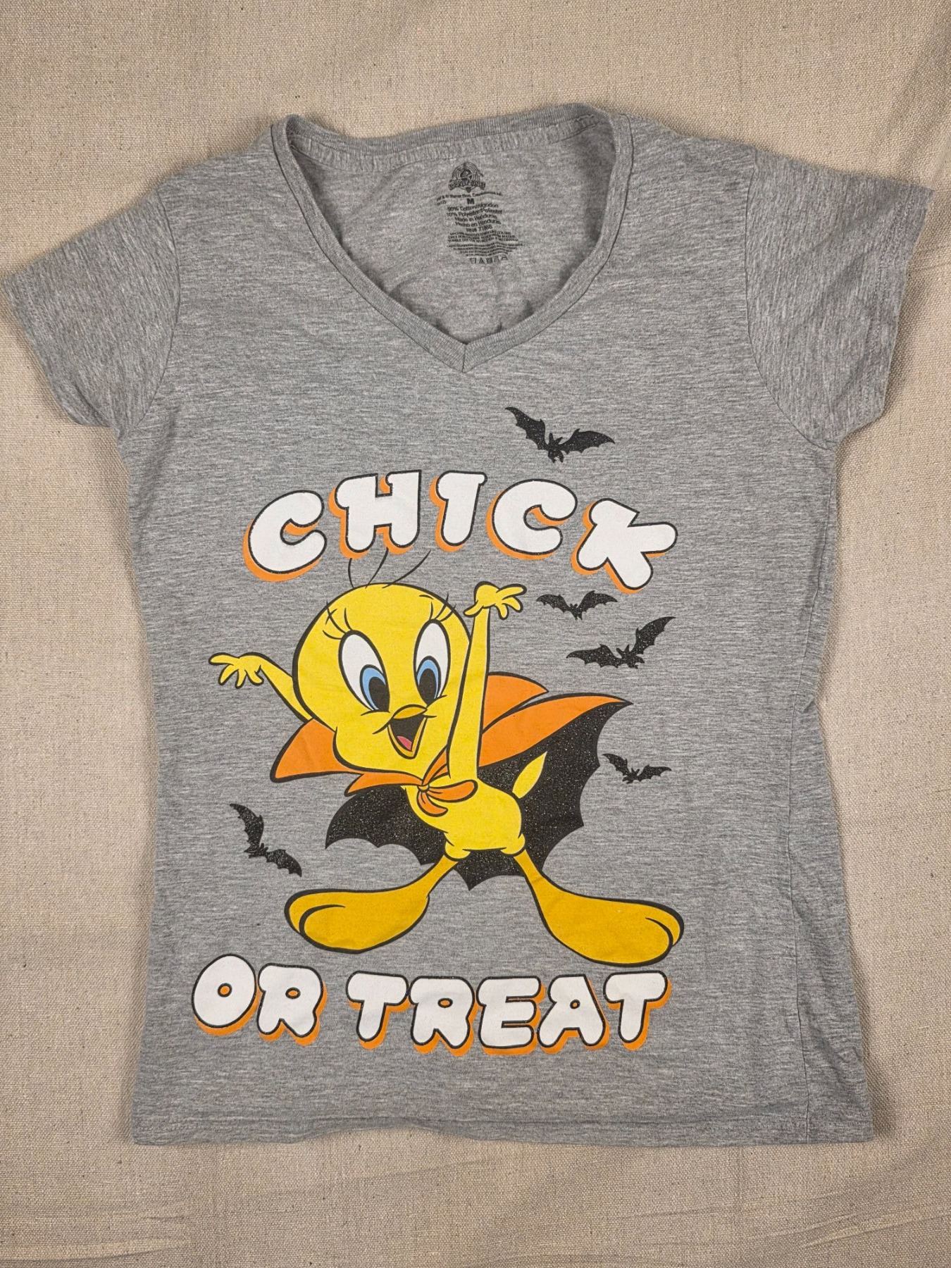 Looney Tunes Tweety Bird Chick or Treat Halloween V-Neck T-Shirt Women M Gray