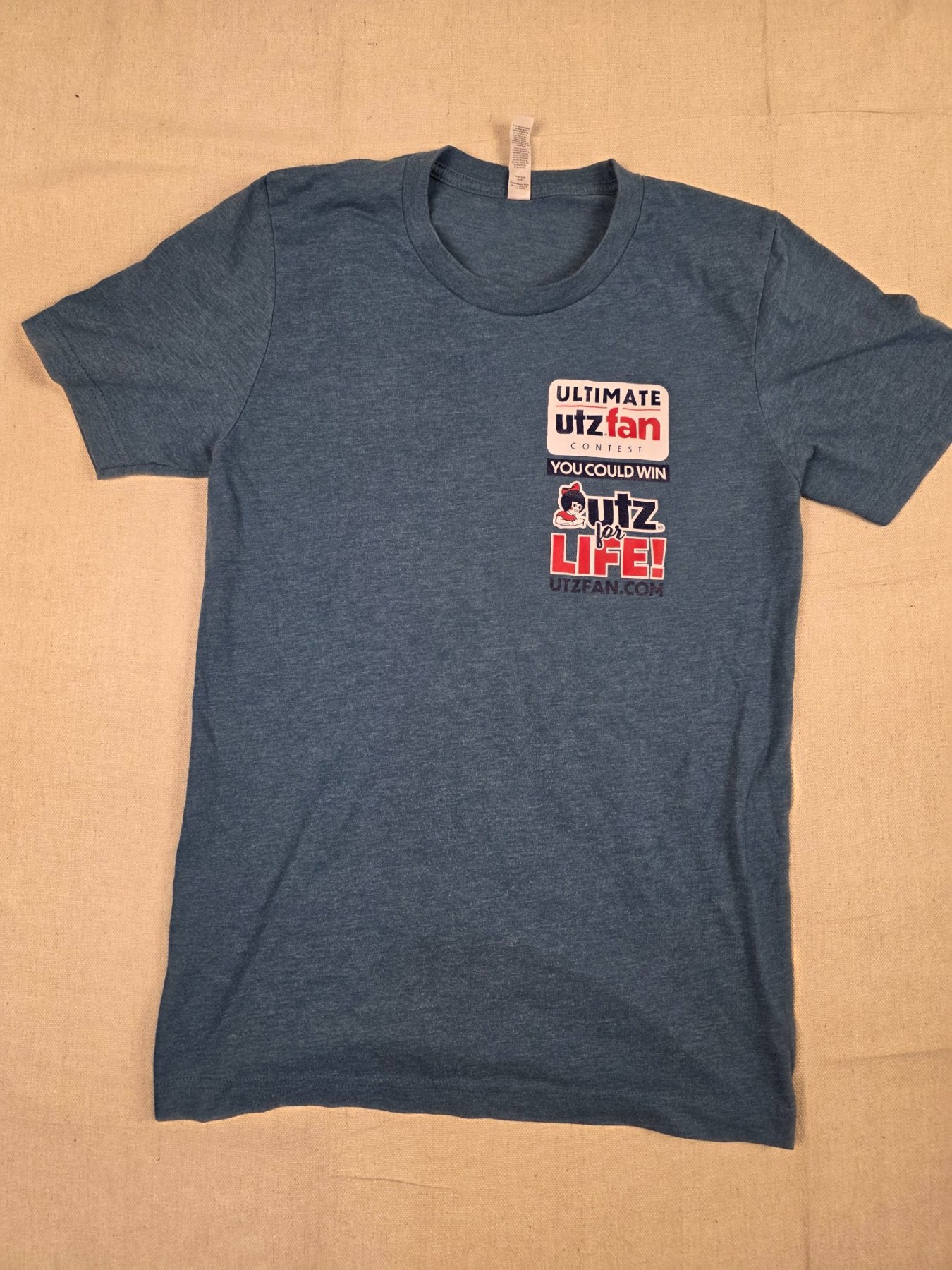 CANVAS Utz Fan Street Fair Graphic T-Shirt Unisex Adult S Blue